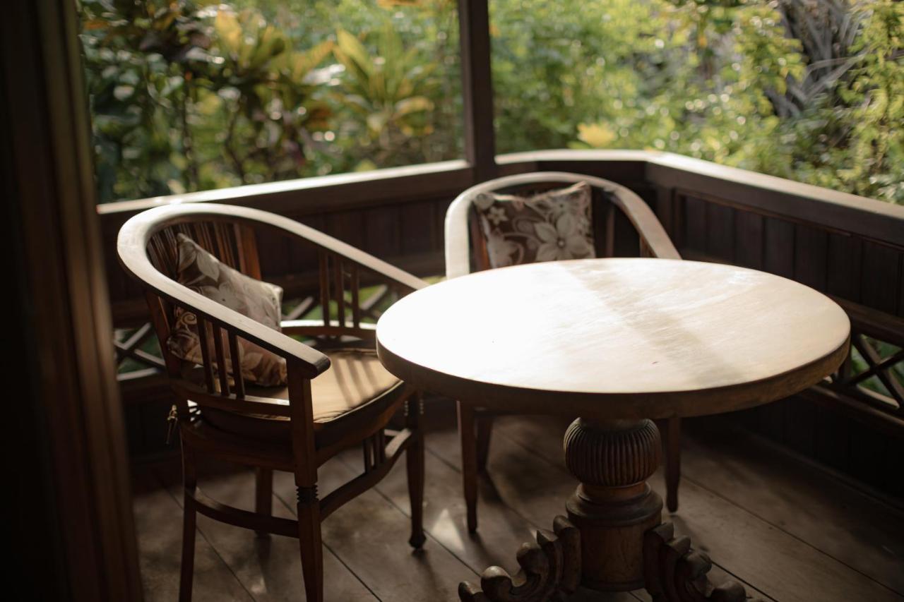 Secret Moon Beach House Jasri Ngoại thất bức ảnh