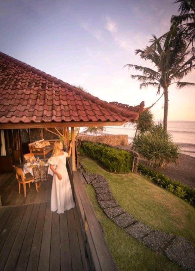 Secret Moon Beach House Jasri Ngoại thất bức ảnh