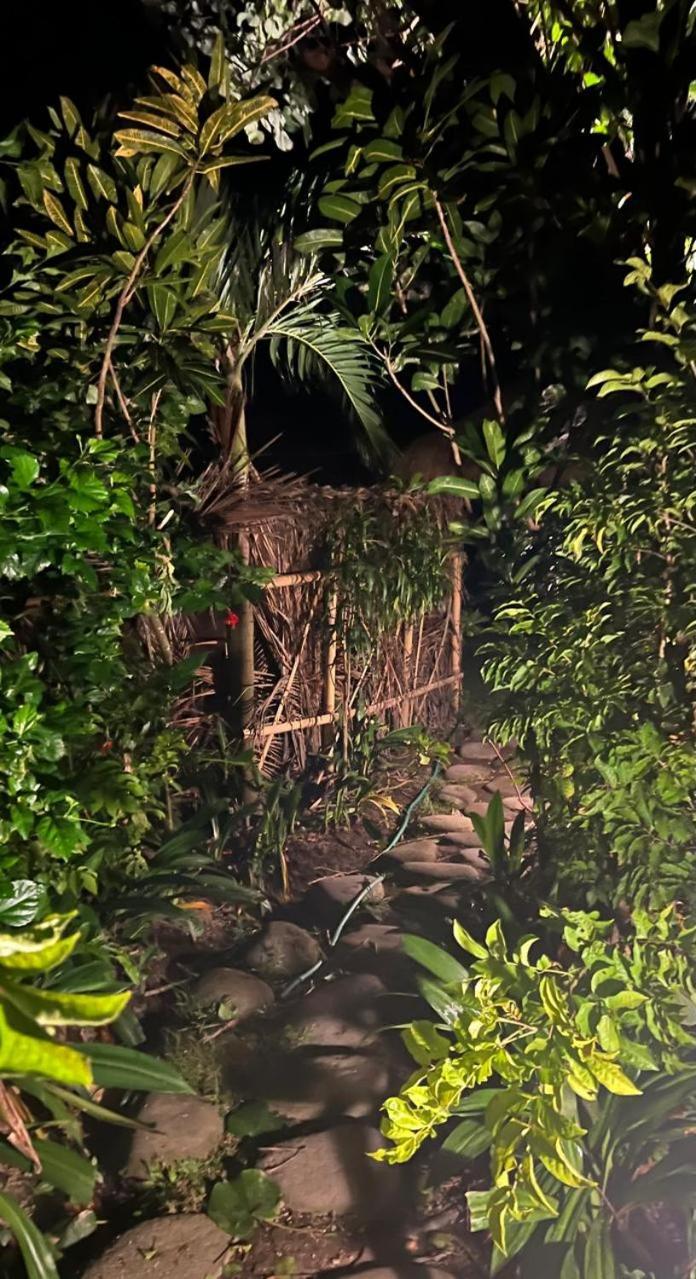 Secret Moon Beach House Jasri Ngoại thất bức ảnh