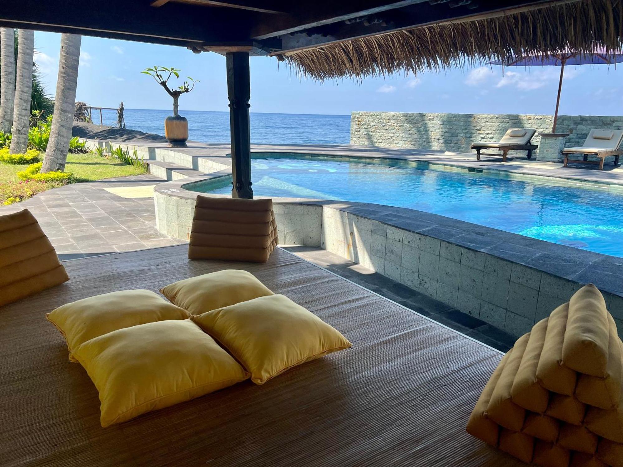 Secret Moon Beach House Jasri Ngoại thất bức ảnh
